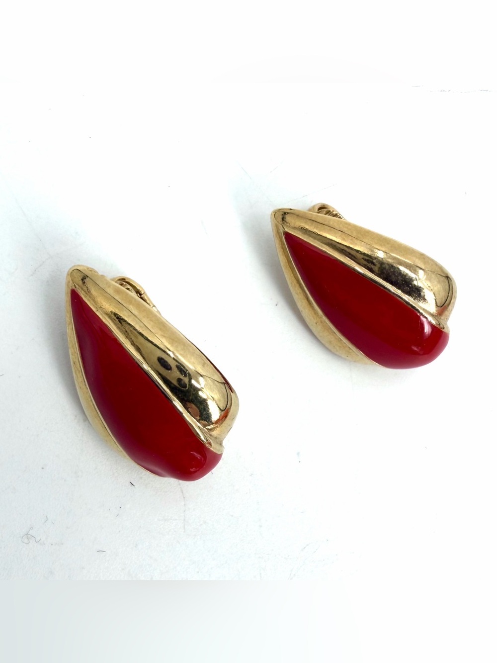 Vintage Earrings Red Enamel Gold Tone Clip-On Teardrop Shape